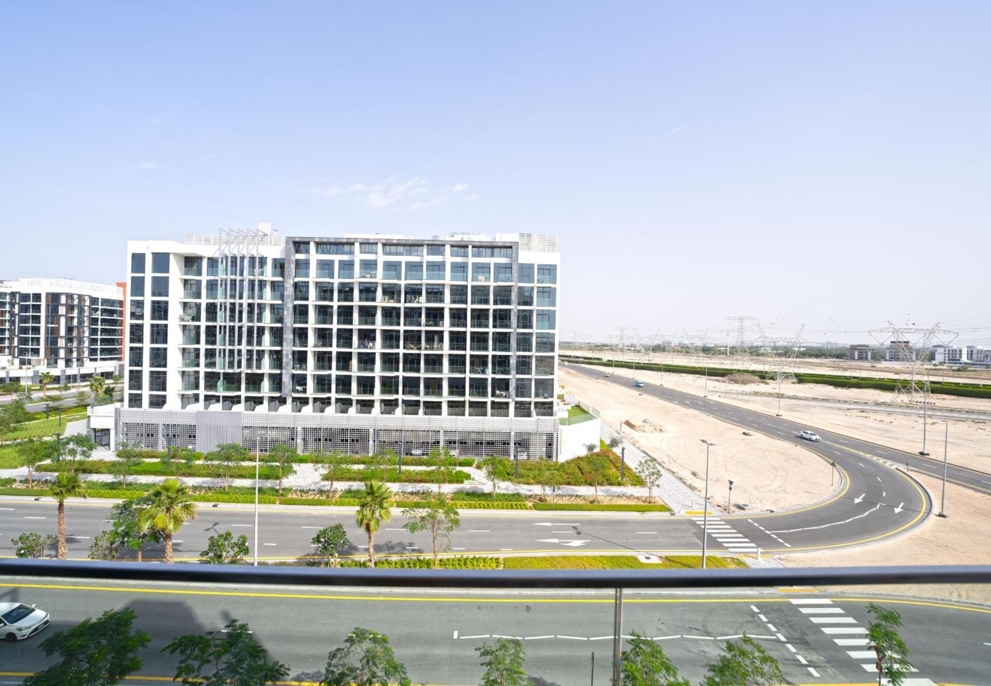 Easygo - Azizi Riviera 9 Bright * Dubai